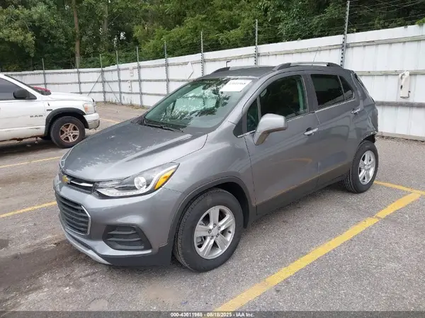 3GNCJLSB9LL169653 2020 CHEVROLET TRAX - Image 2