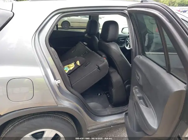 3GNCJLSB9LL169653 2020 CHEVROLET TRAX - Image 8