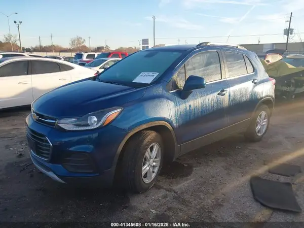 3GNCJLSB9LL177168 2020 CHEVROLET TRAX - Image 2