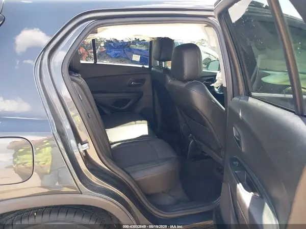3GNCJLSB9LL183553 2020 CHEVROLET TRAX - Image 8