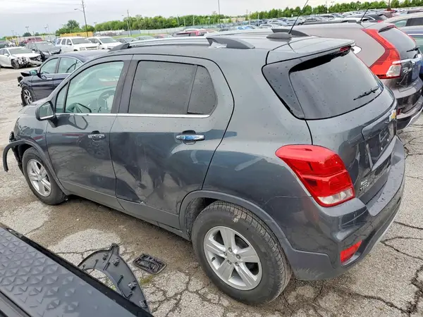 3GNCJLSB9LL191460 2020 CHEVROLET TRAX - Image 2