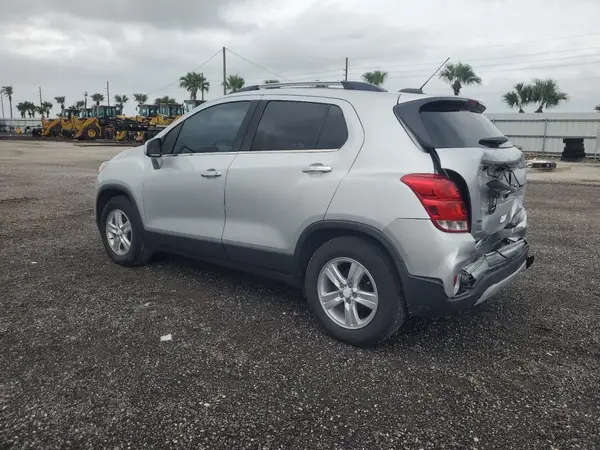 3GNCJLSB9LL195590 2020 CHEVROLET TRAX - Image 2