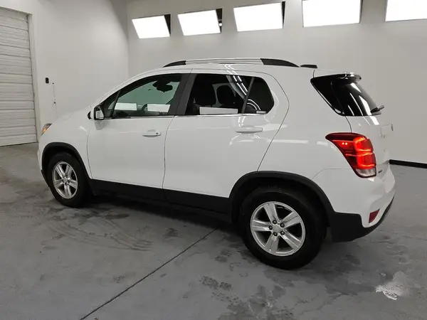 3GNCJLSB9LL210489 2020 CHEVROLET TRAX - Image 2