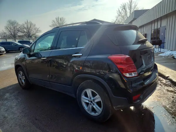 3GNCJLSB9LL226918 2020 CHEVROLET TRAX - Image 2