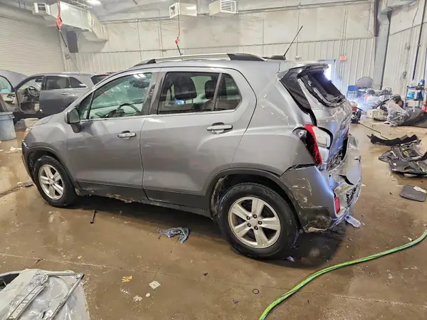 3GNCJLSB9LL267226 2020 CHEVROLET TRAX - Image 2