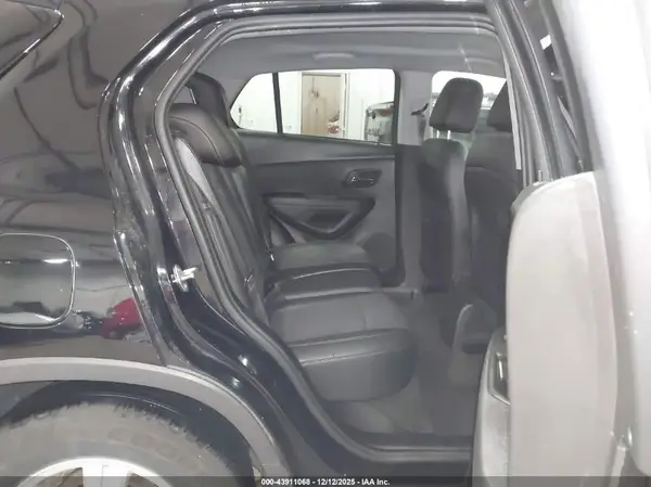 3GNCJLSB9LL283278 2020 CHEVROLET TRAX - Image 8