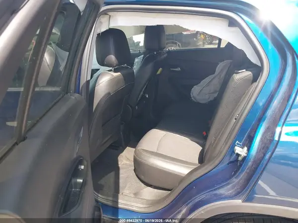 3GNCJLSB9LL300211 2020 CHEVROLET TRAX - Image 8