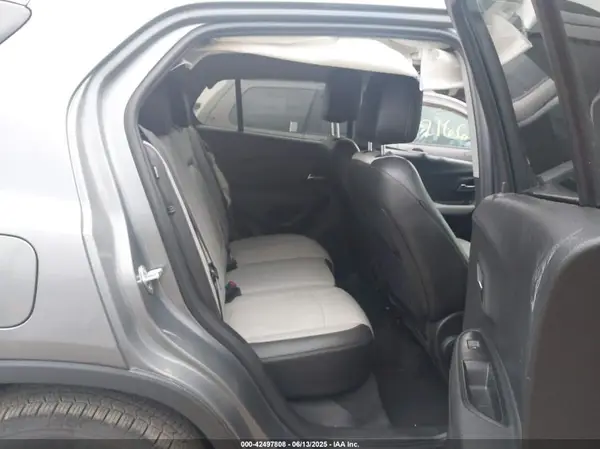 3GNCJLSB9LL302685 2020 CHEVROLET TRAX - Image 8