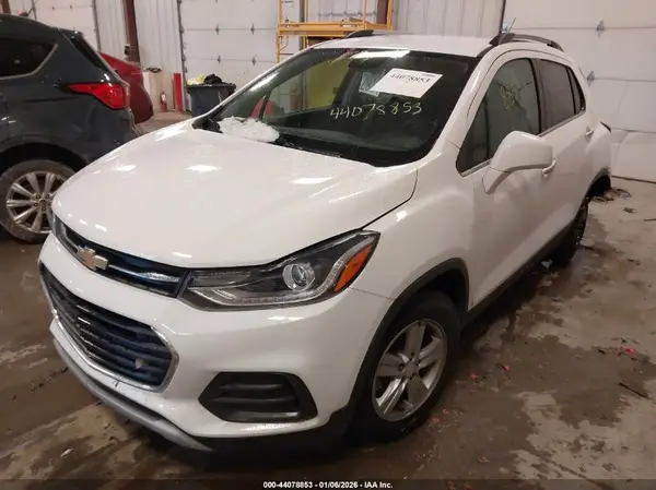 3GNCJLSB9LL316733 2020 CHEVROLET TRAX - Image 2