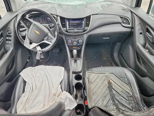 3GNCJLSB9LL320684 2020 CHEVROLET TRAX - Image 8