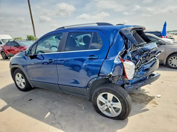 3GNCJLSB9LL321561 2020 CHEVROLET TRAX - Image 2