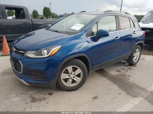 3GNCJLSB9LL324539 2020 CHEVROLET TRAX - Image 2