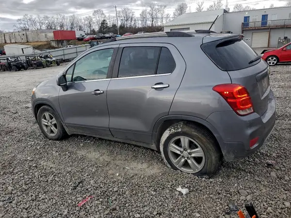 3GNCJLSB9LL327375 2020 CHEVROLET TRAX - Image 2