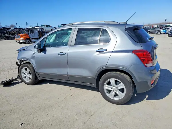 3GNCJLSB9LL328395 2020 CHEVROLET TRAX - Image 2