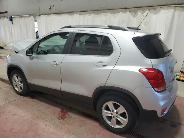 3GNCJLSB9LL328526 2020 CHEVROLET TRAX - Image 2
