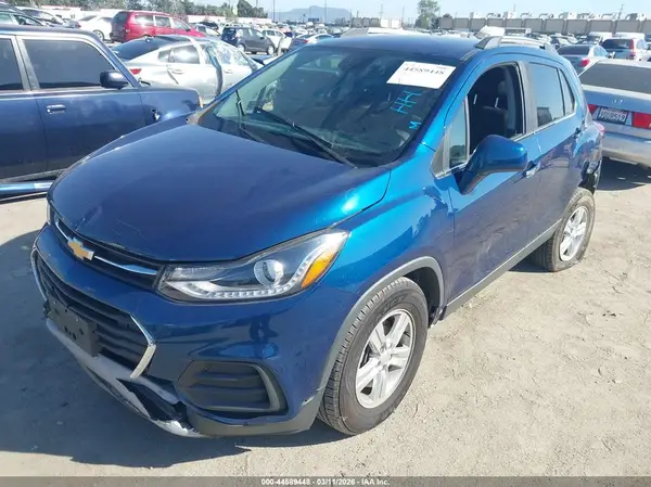 3GNCJLSB9LL331619 2020 CHEVROLET TRAX - Image 2