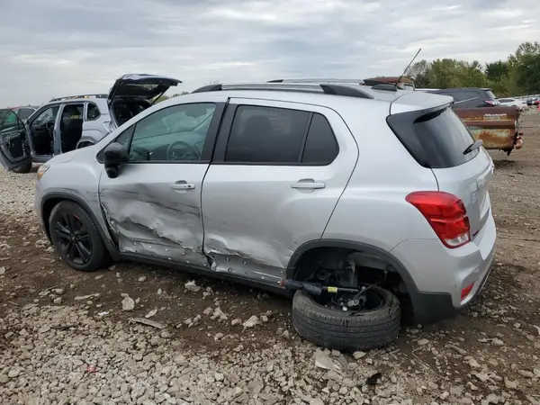 3GNCJLSB9LL340563 2020 CHEVROLET TRAX - Image 2