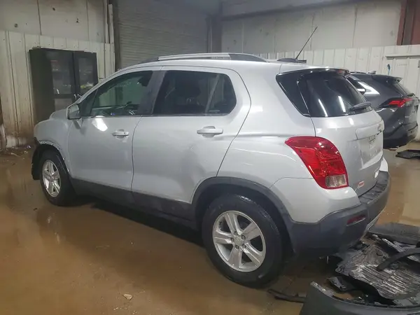 3GNCJLSBXGL149885 2016 CHEVROLET TRAX - Image 2