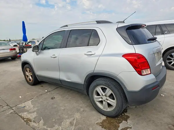 3GNCJLSBXGL253633 2016 CHEVROLET TRAX - Image 2