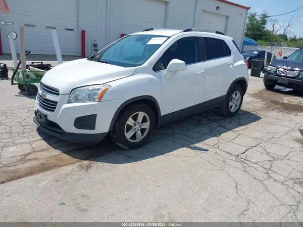 3GNCJLSBXGL270304 2016 CHEVROLET TRAX - Image 2
