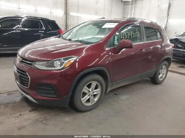 3GNCJLSBXHL156076 2017 CHEVROLET TRAX - Image 2