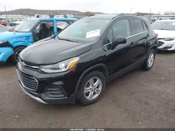 3GNCJLSBXHL180572 2017 CHEVROLET TRAX - Image 2