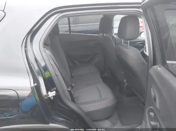 3GNCJLSBXHL180572 2017 CHEVROLET TRAX - Image 8