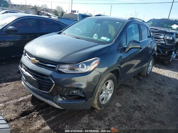 3GNCJLSBXHL198277 2017 CHEVROLET TRAX - Image 2