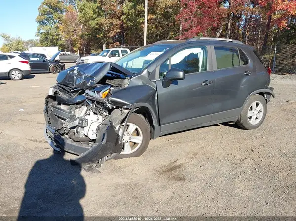 3GNCJLSBXHL270756 2017 CHEVROLET TRAX - Image 2