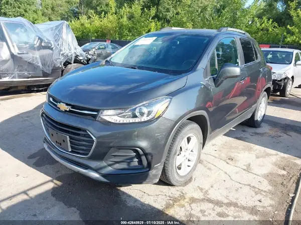 3GNCJLSBXHL287069 2017 CHEVROLET TRAX - Image 2