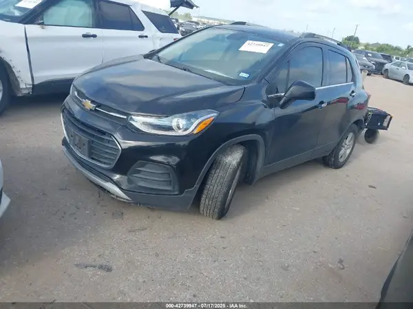3GNCJLSBXHL287086 2017 CHEVROLET TRAX - Image 2