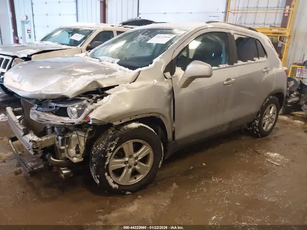 3GNCJLSBXJL152289 2018 CHEVROLET TRAX - Image 2