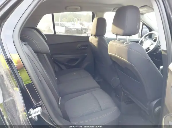 3GNCJLSBXJL153944 2018 CHEVROLET TRAX - Image 8