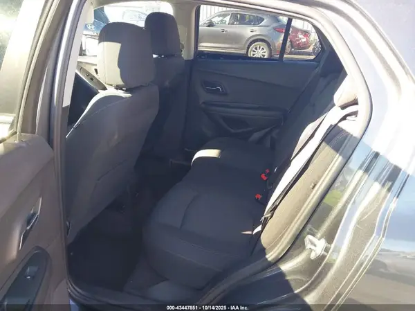 3GNCJLSBXJL197443 2018 CHEVROLET TRAX - Image 8