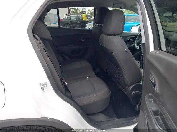 3GNCJLSBXJL198611 2018 CHEVROLET TRAX - Image 8