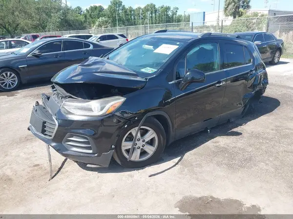 3GNCJLSBXJL214709 2018 CHEVROLET TRAX - Image 2