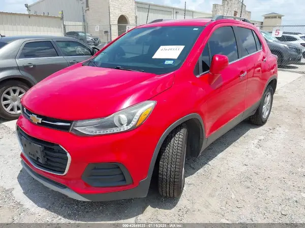 3GNCJLSBXJL215780 2018 CHEVROLET TRAX - Image 2