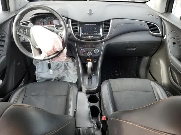 3GNCJLSBXJL218808 2018 CHEVROLET TRAX - Image 8