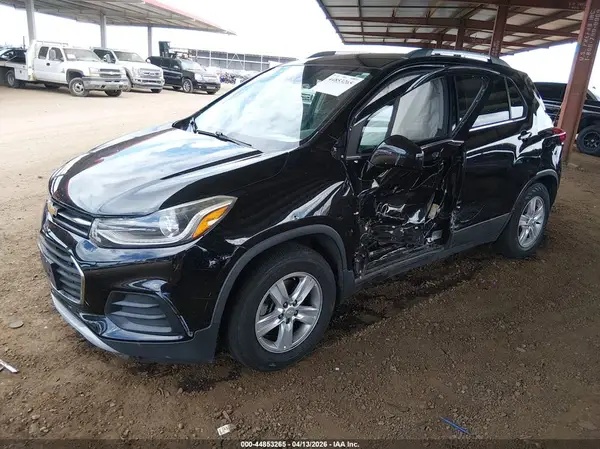 3GNCJLSBXJL277843 2018 CHEVROLET TRAX - Image 2