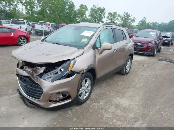 3GNCJLSBXJL278152 2018 CHEVROLET TRAX - Image 2