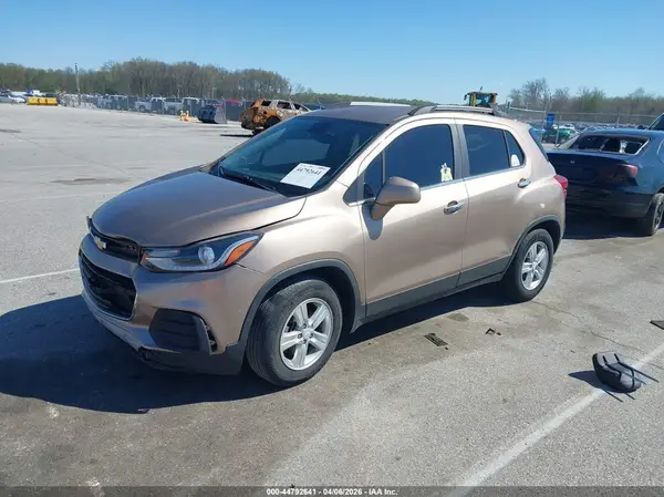 3GNCJLSBXJL286445 2018 CHEVROLET TRAX - Image 2