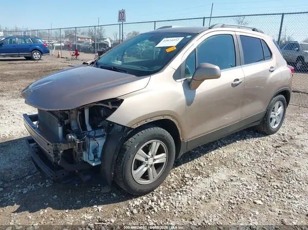 3GNCJLSBXJL295372 2018 CHEVROLET TRAX - Image 2