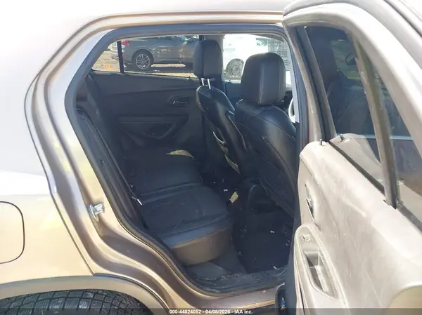 3GNCJLSBXJL295372 2018 CHEVROLET TRAX - Image 8