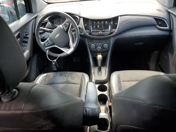 3GNCJLSBXJL307102 2018 CHEVROLET TRAX - Image 8