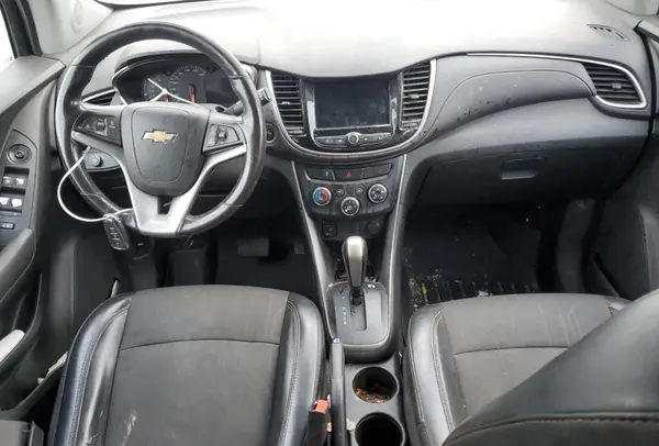 3GNCJLSBXJL348099 2018 CHEVROLET TRAX - Image 8