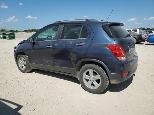 3GNCJLSBXJL349124 2018 CHEVROLET TRAX - Image 2