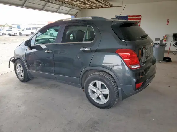 3GNCJLSBXJL350922 2018 CHEVROLET TRAX - Image 2