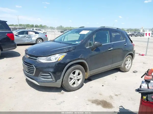 3GNCJLSBXJL353478 2018 CHEVROLET TRAX - Image 2