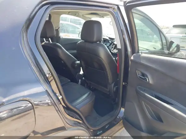 3GNCJLSBXJL353478 2018 CHEVROLET TRAX - Image 8
