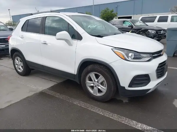 3GNCJLSBXJL383712 2018 CHEVROLET TRAX - Image 1